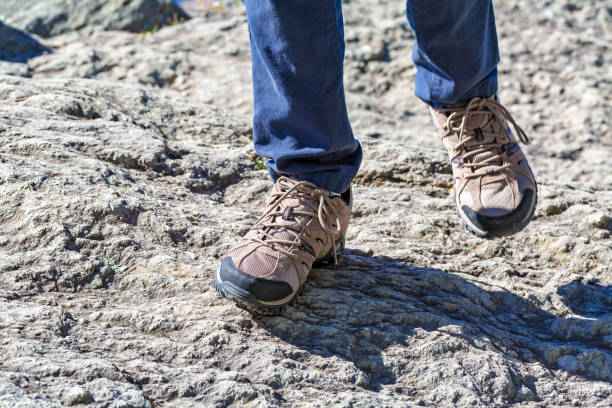 Best hiking boots for flat feet _ best hiking shoes for flat feet